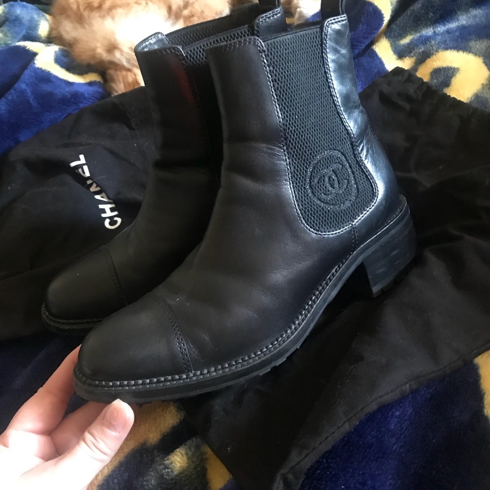Chanel logo ankle boots - Picture 3 of 8